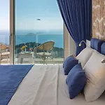 Willa La Azur