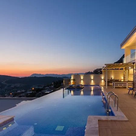 La Azur Willa