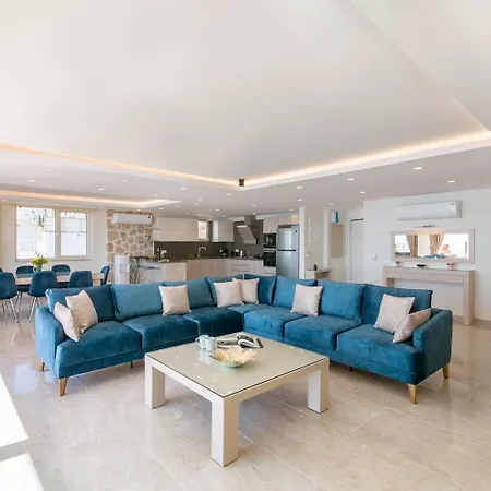 La Azur Villa *