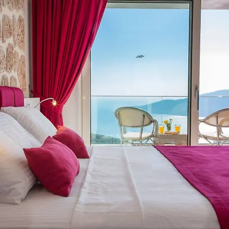La Azur Villa *