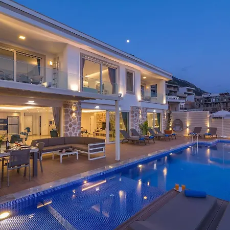 La Azur Villa *